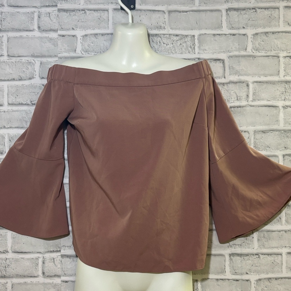 Dynamite Off Shoulder Blouse with flare sleeves size, small (Mauve Colour)